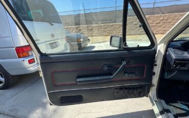Volkswagen-Rabbit-1984-19