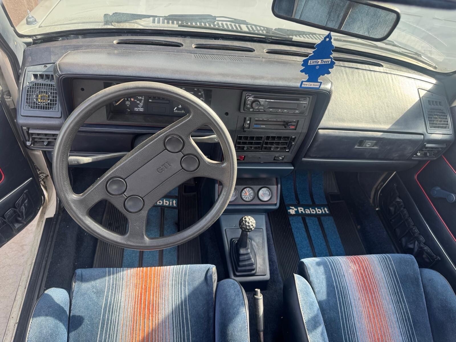 Volkswagen-Rabbit-1984-23