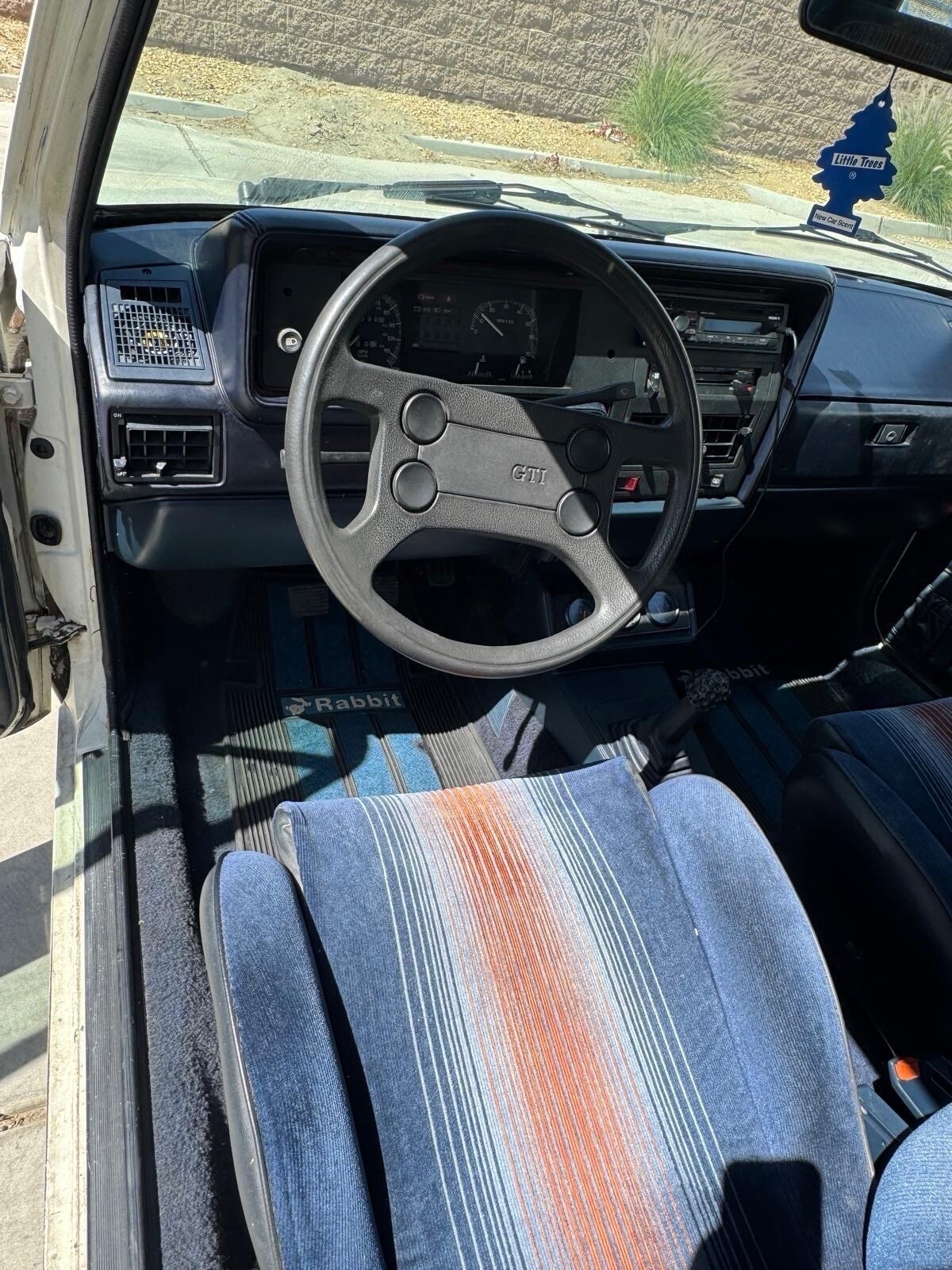 Volkswagen-Rabbit-1984-24