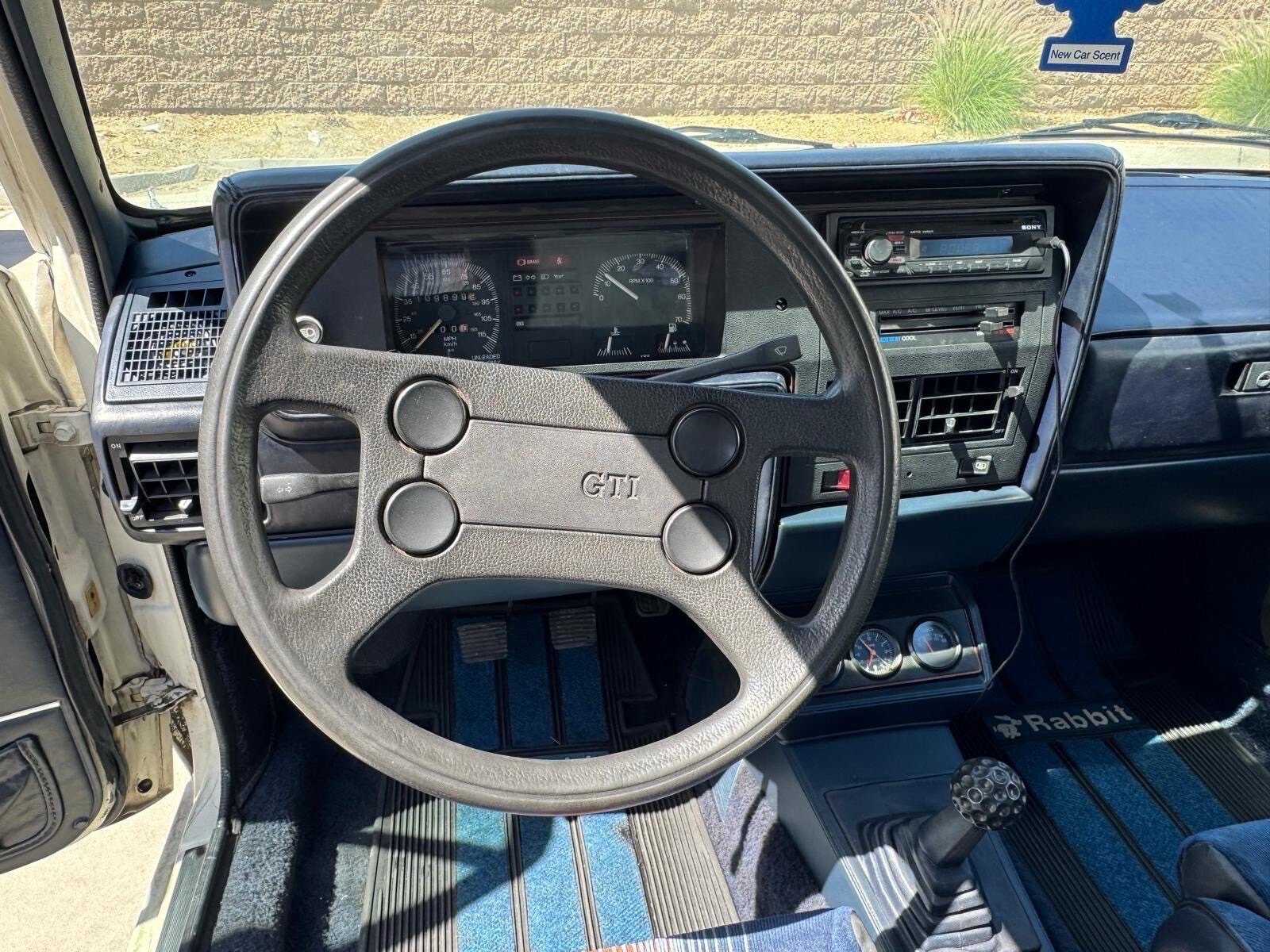 Volkswagen-Rabbit-1984-25