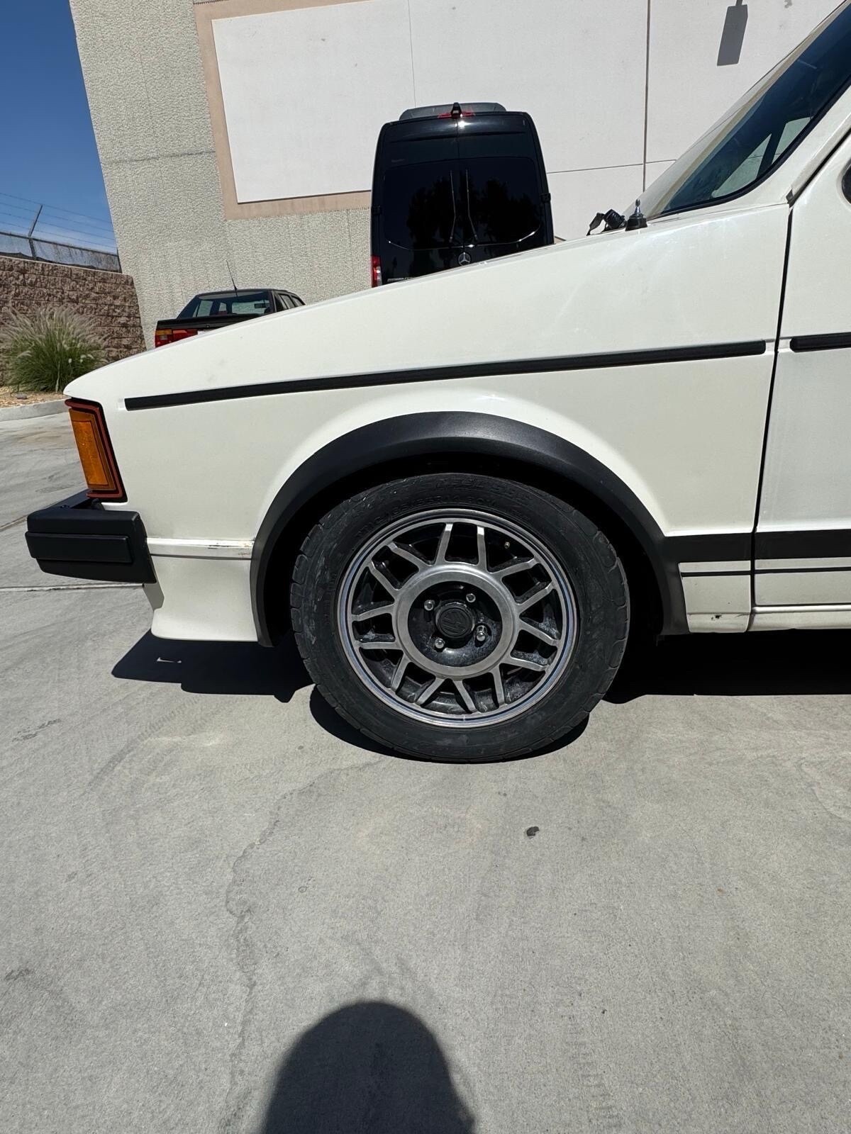 Volkswagen-Rabbit-1984-4
