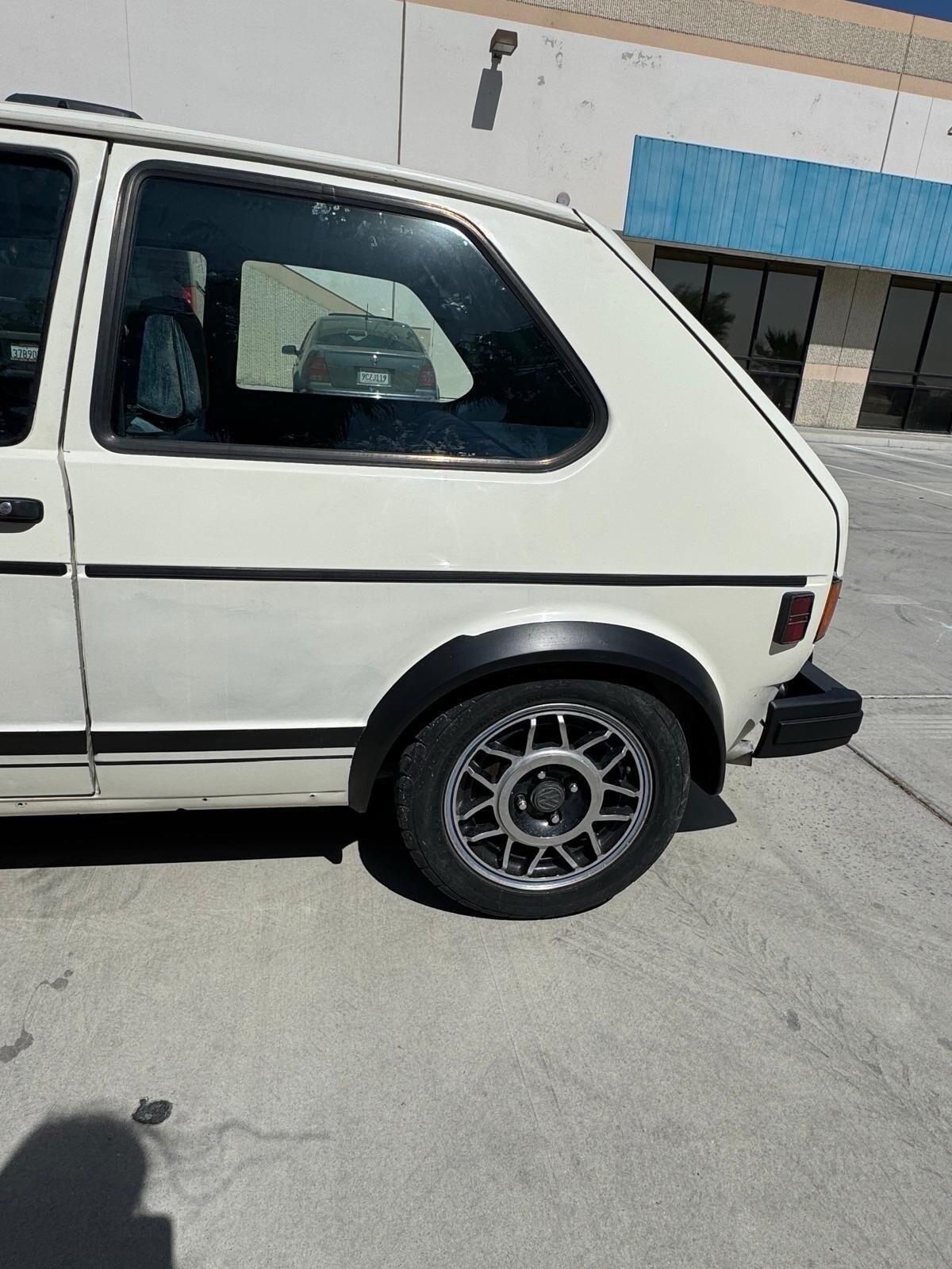 Volkswagen-Rabbit-1984-6