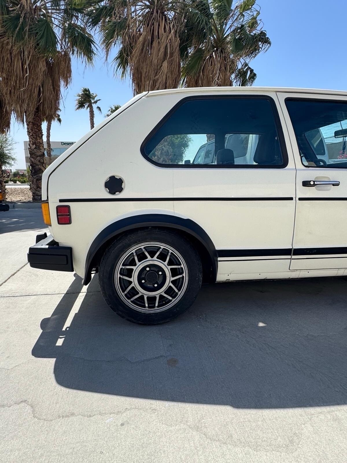 Volkswagen-Rabbit-1984-8