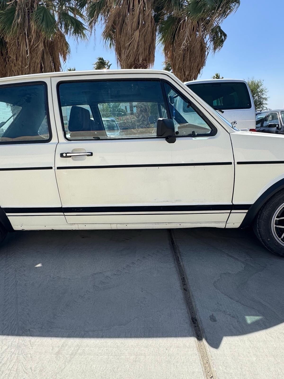 Volkswagen-Rabbit-1984-9