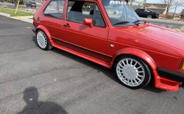 Volkswagen-Rabbit-1984-Hatchback