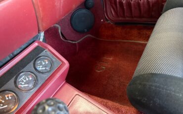 Volkswagen-Rabbit-1984-Hatchback-9