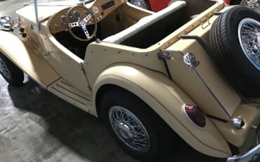Volkswagen-Roadster-1953-Convertible-25