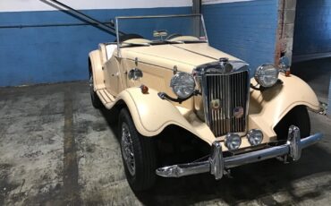 Volkswagen-Roadster-1953-Convertible-9