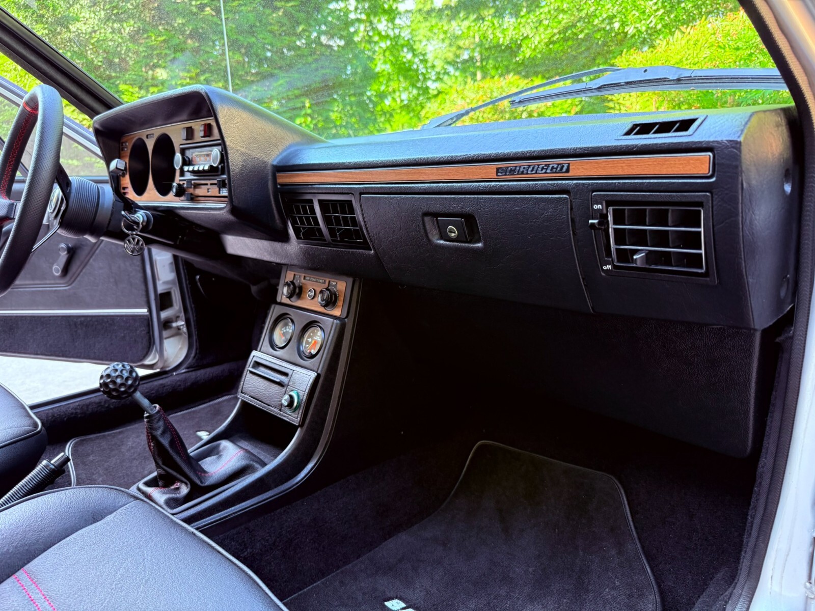 Volkswagen-Scirocco-1978-Coupe-19