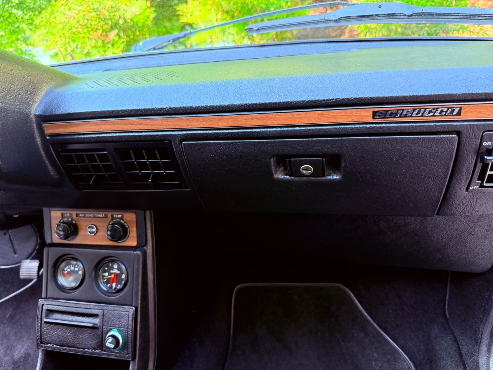 Volkswagen-Scirocco-1978-Coupe-21