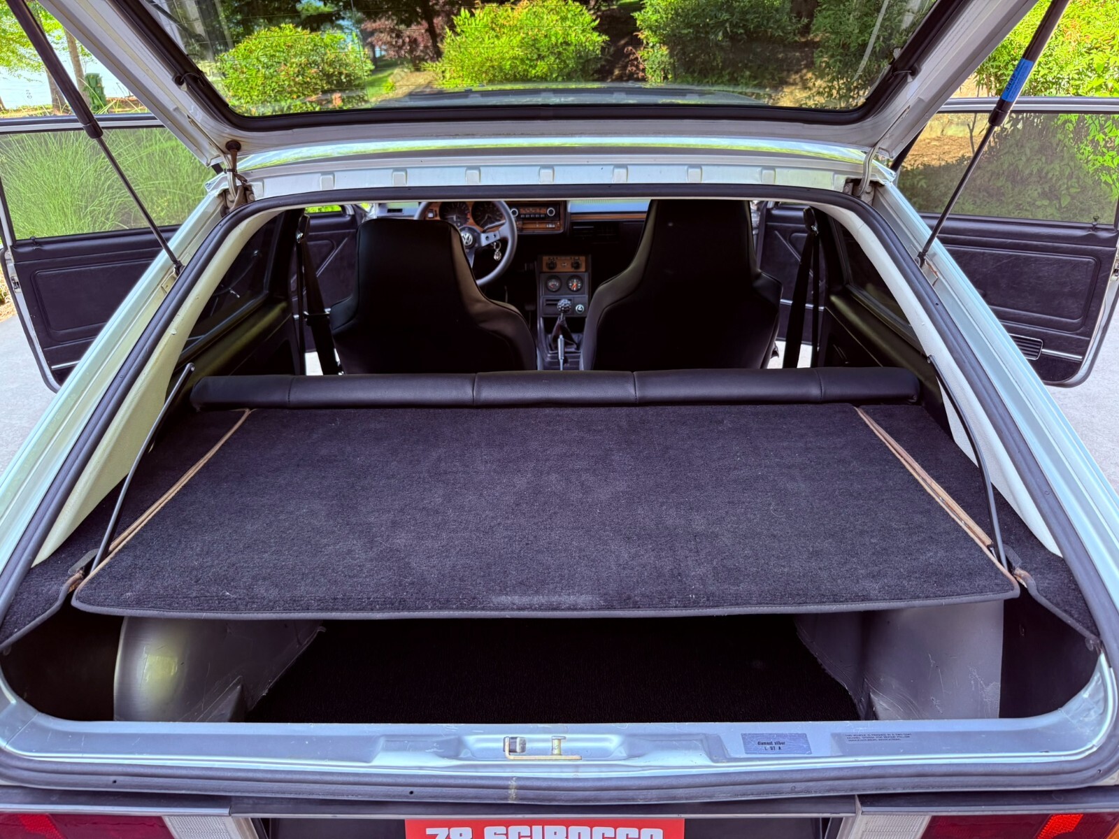 Volkswagen-Scirocco-1978-Coupe-34
