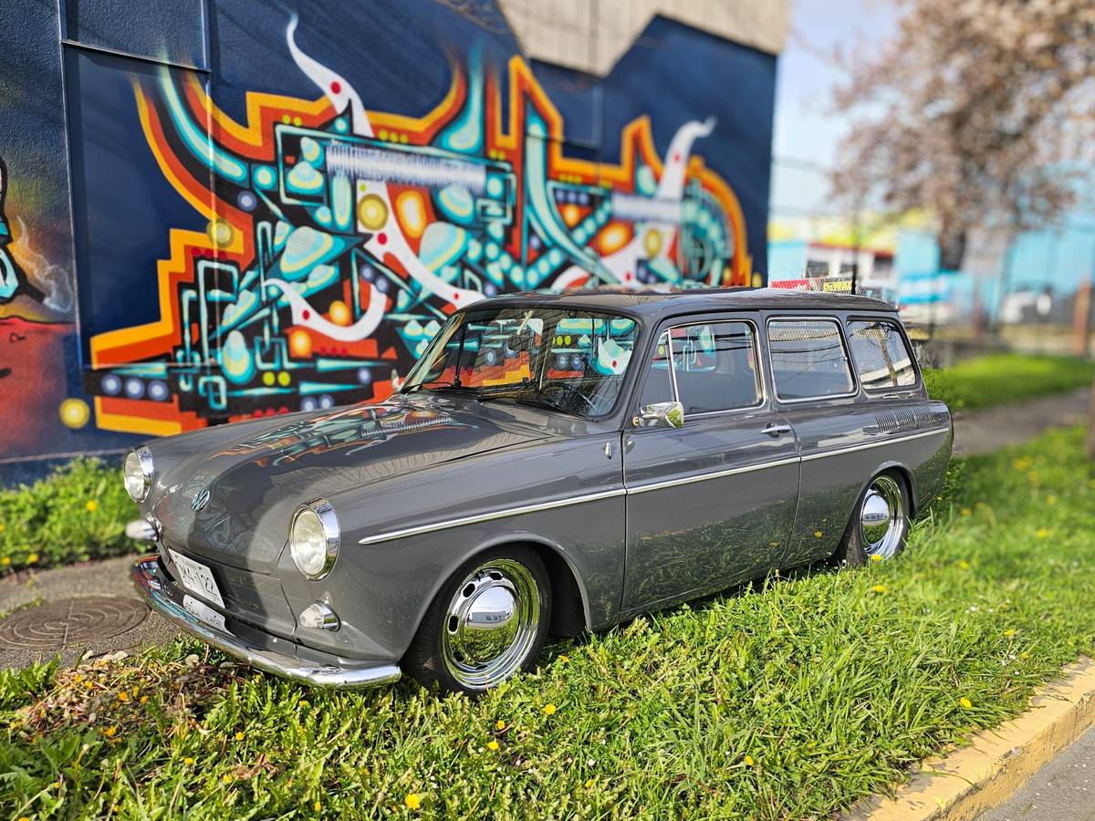 Volkswagen-Squareback-1968-grey-3