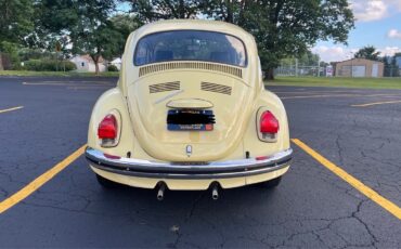 Volkswagen-Super-Beetle-1971-Sedan-5