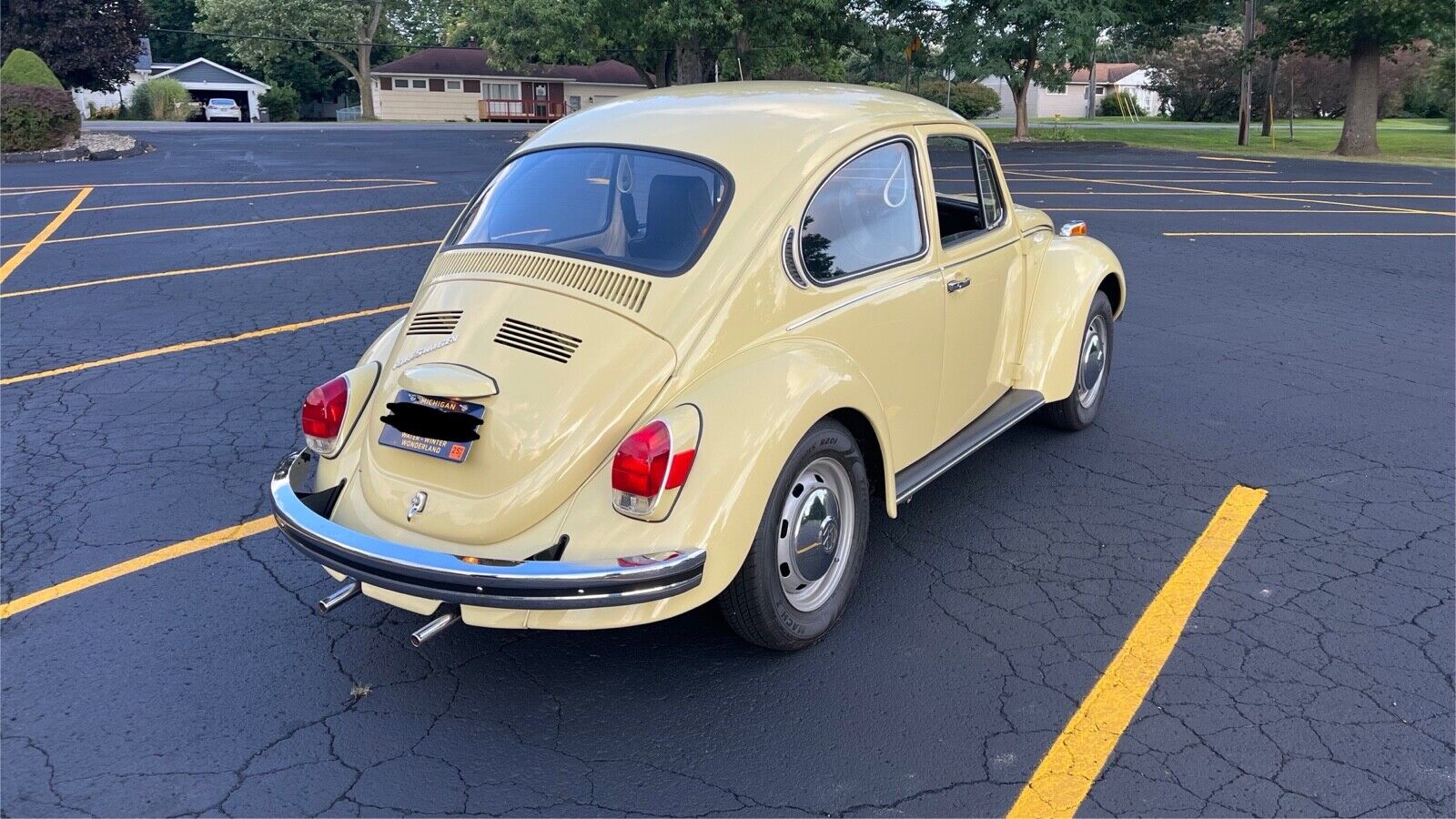 Volkswagen-Super-Beetle-1971-Sedan-7