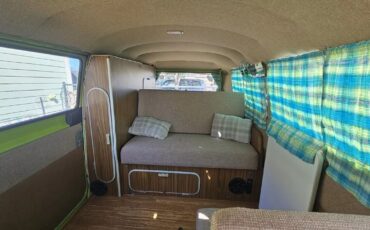 Volkswagen-Transporter-1973-6