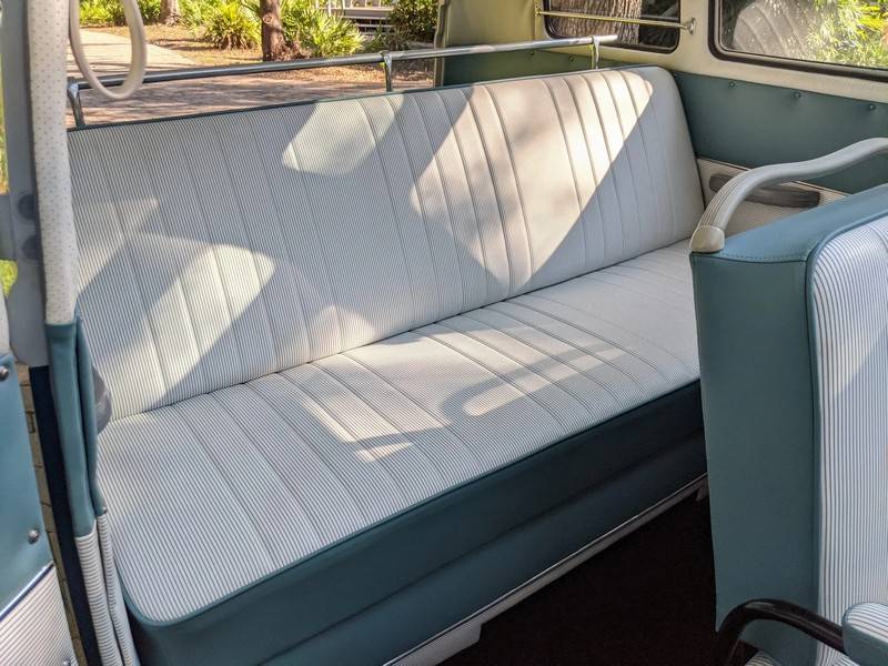 Volkswagen-Type-2-1966-blue-1