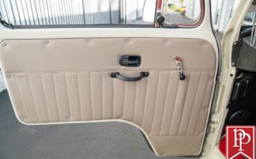Volkswagen-Type-2-Kombi-1992-Van-10