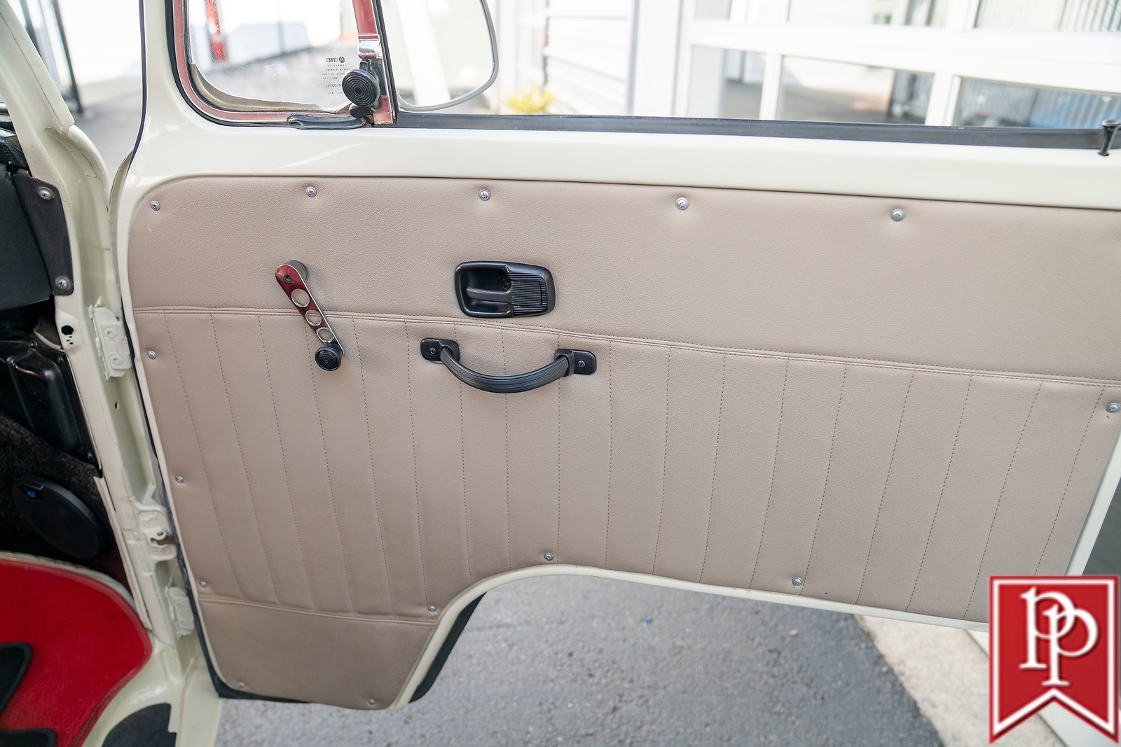Volkswagen-Type-2-Kombi-1992-Van-27