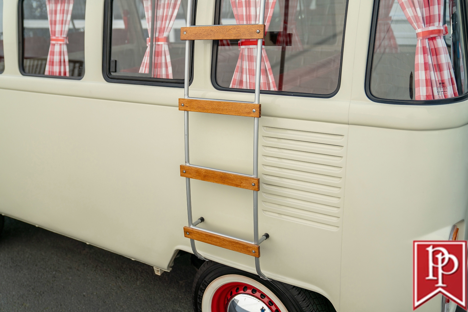 Volkswagen-Type-2-Kombi-1992-Van-37