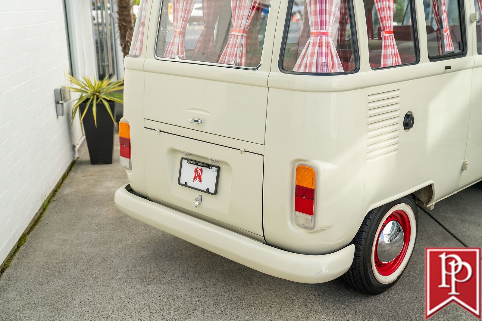 Volkswagen-Type-2-Kombi-1992-Van-6