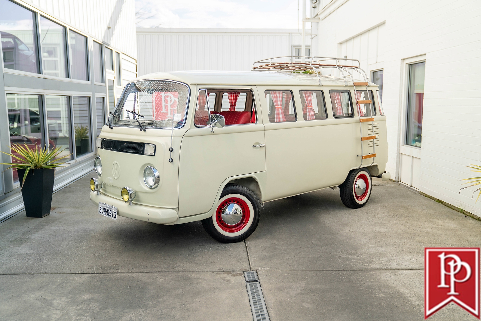 Volkswagen-Type-2-Kombi-1992-Van