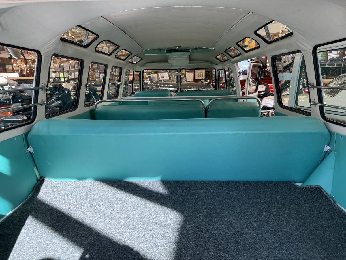 Volkswagen-Type-ii-1968-green-12
