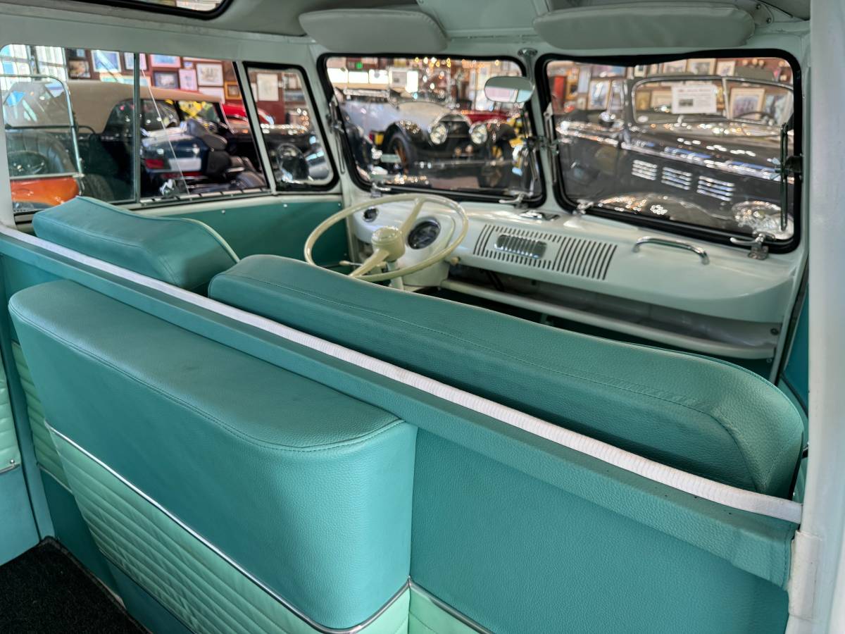 Volkswagen-Type-ii-1968-green-16