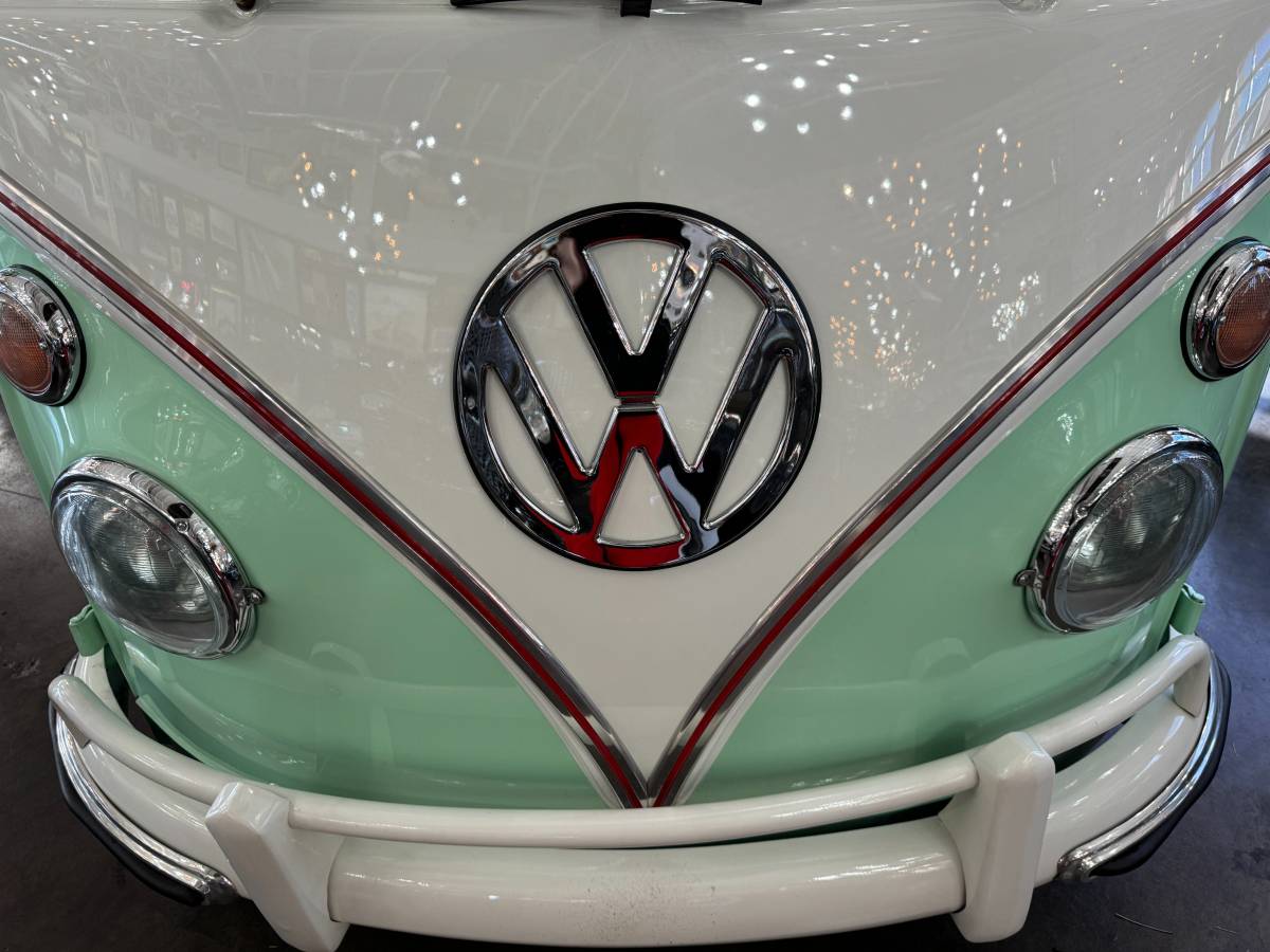 Volkswagen-Type-ii-1968-green-6