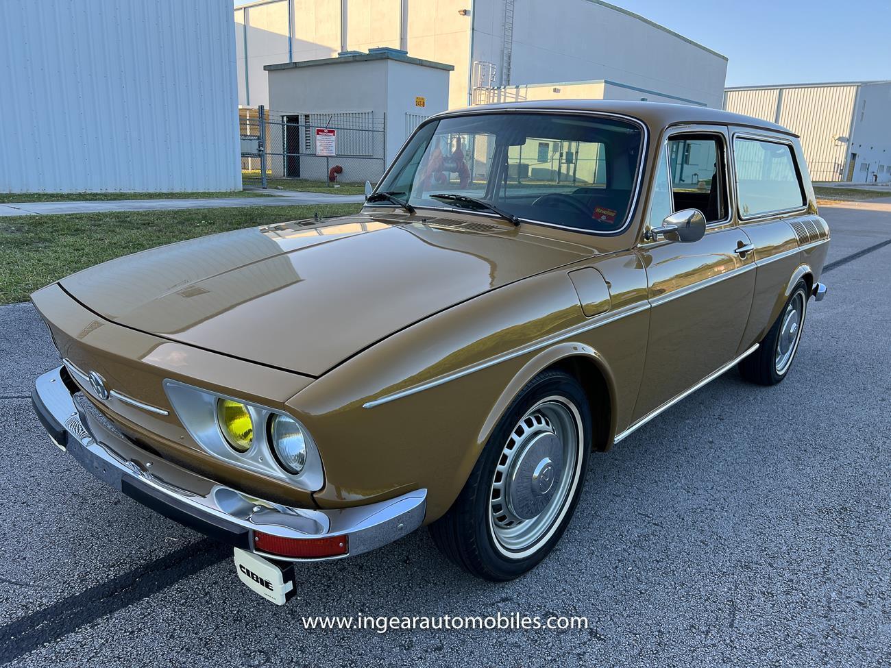 Volkswagen-VW-Variant-squareback-1976-coupe-13