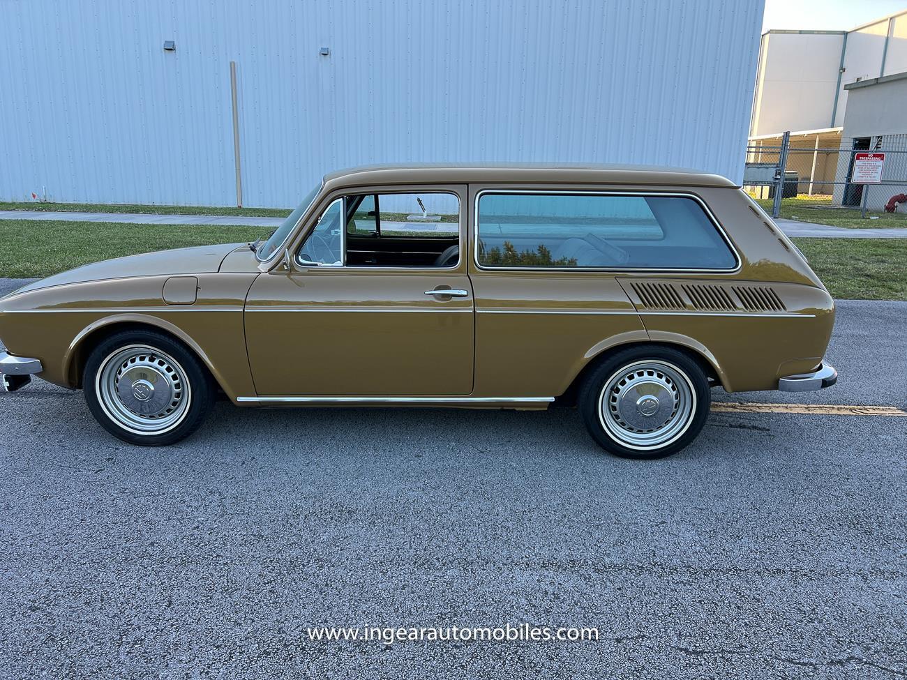 Volkswagen-VW-Variant-squareback-1976-coupe-14