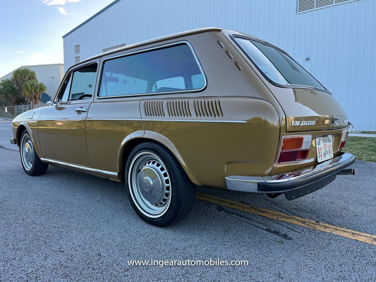 Volkswagen-VW-Variant-squareback-1976-coupe-15