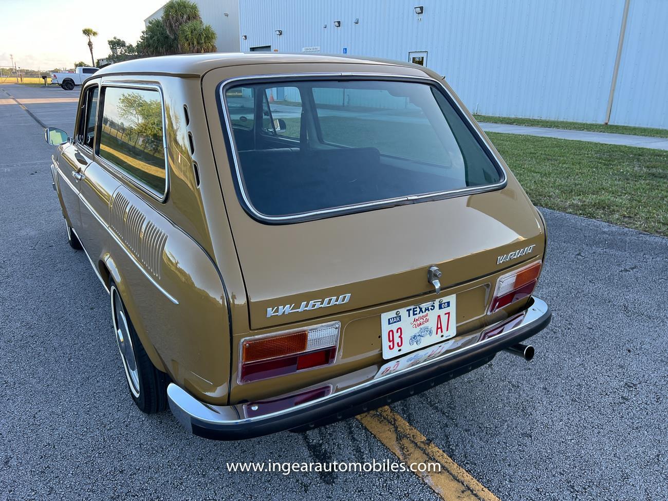 Volkswagen-VW-Variant-squareback-1976-coupe-16