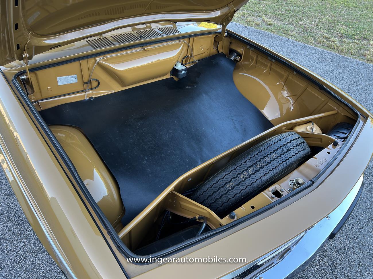 Volkswagen-VW-Variant-squareback-1976-coupe-2