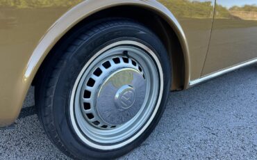 Volkswagen-VW-Variant-squareback-1976-coupe-25