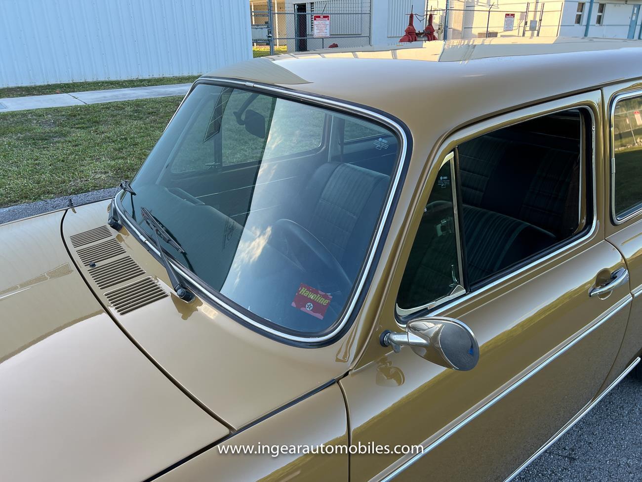 Volkswagen-VW-Variant-squareback-1976-coupe-28