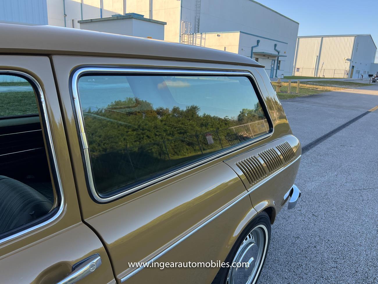 Volkswagen-VW-Variant-squareback-1976-coupe-32