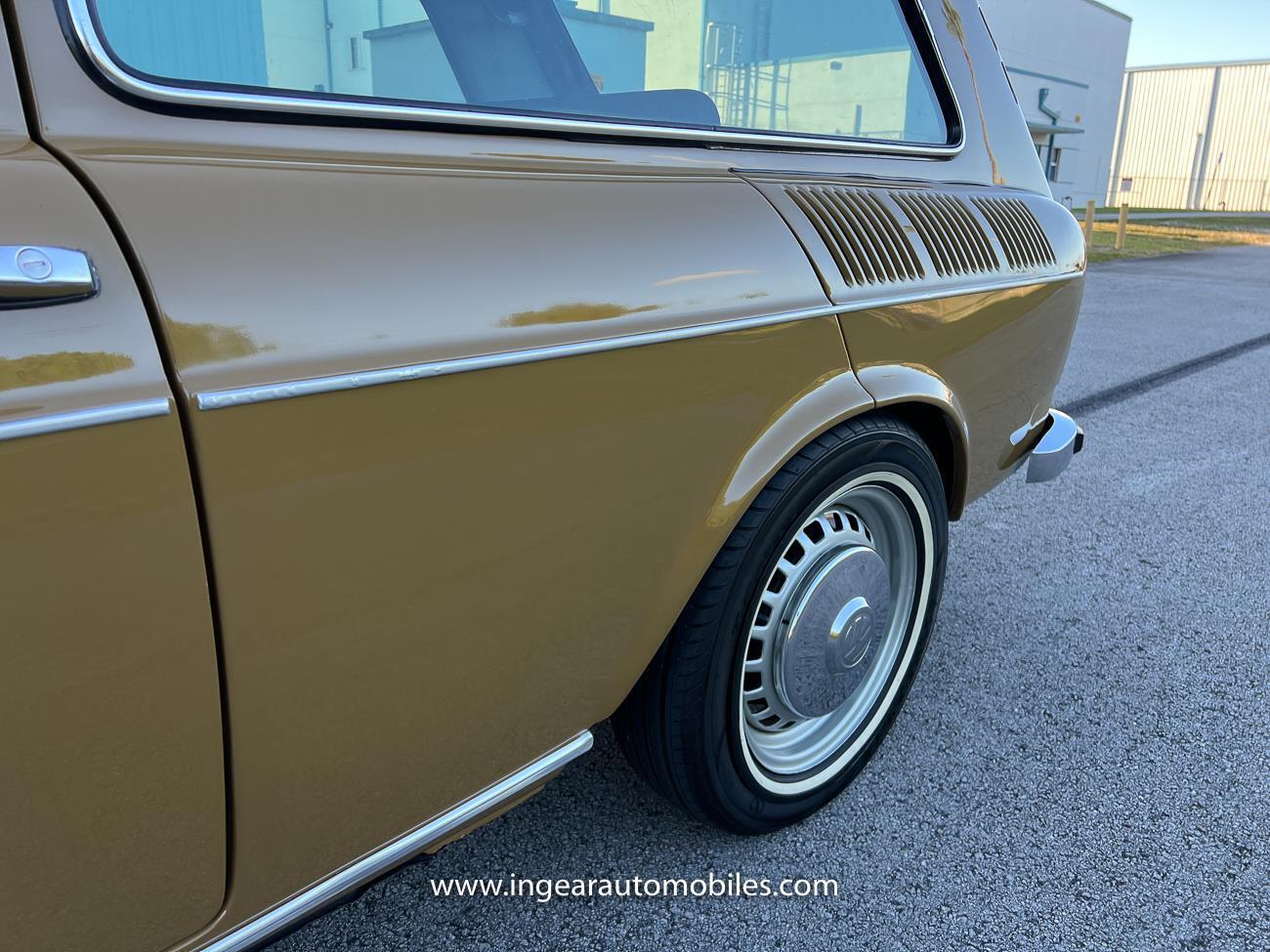 Volkswagen-VW-Variant-squareback-1976-coupe-33