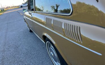Volkswagen-VW-Variant-squareback-1976-coupe-36