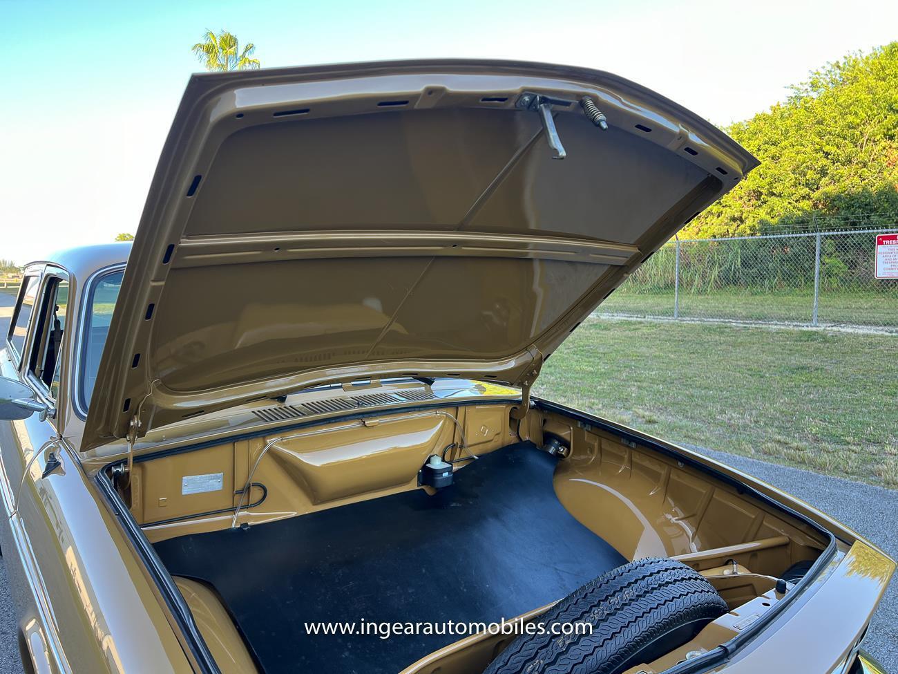 Volkswagen-VW-Variant-squareback-1976-coupe-6