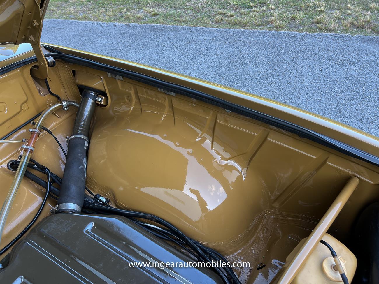 Volkswagen-VW-Variant-squareback-1976-coupe-8