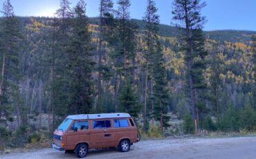 Volkswagen-Vanagon-1983-orange-1