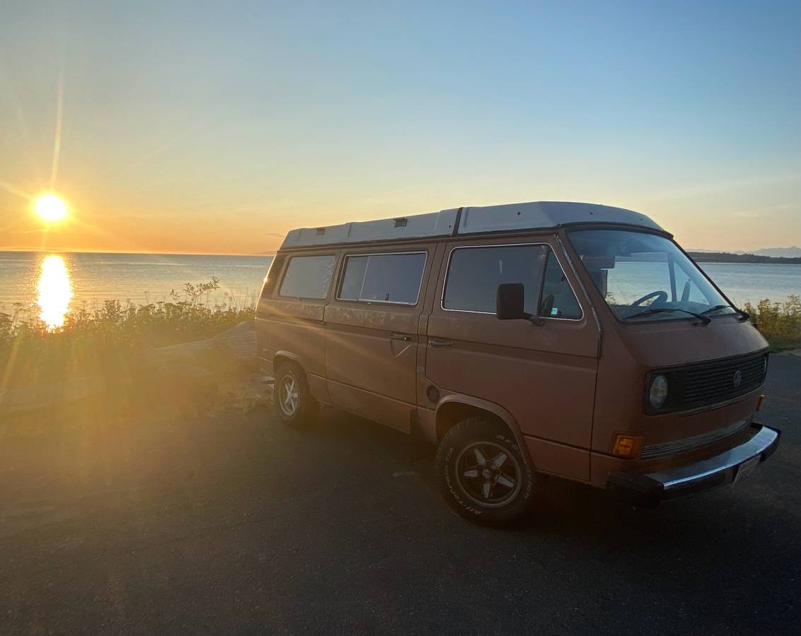 Volkswagen-Vanagon-1983-orange-3