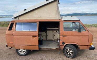 Volkswagen-Vanagon-1983-orange