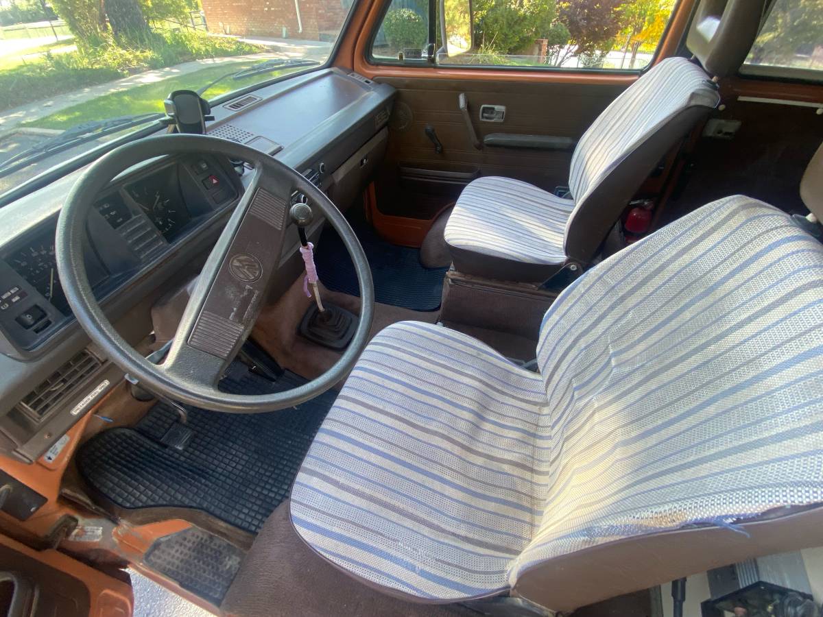 Volkswagen-Vanagon-1983-orange-4