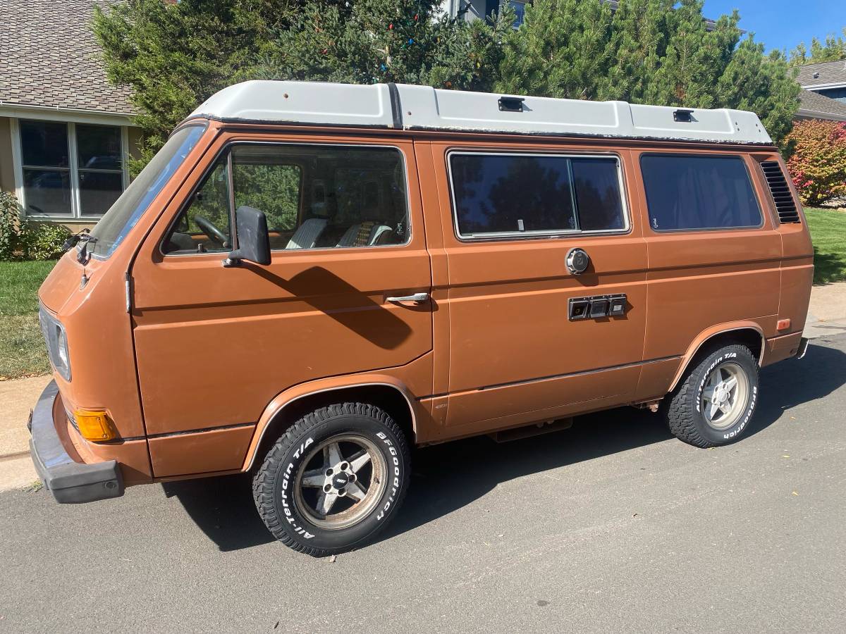 Volkswagen-Vanagon-1983-orange-9