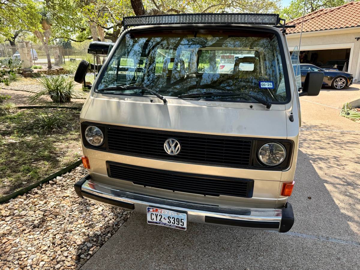 Volkswagen-Vanagon-1985-brown-1