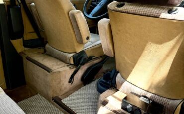Volkswagen-Vanagon-1985-brown-15
