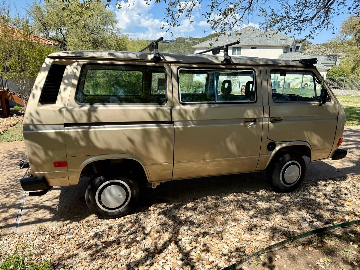 Volkswagen-Vanagon-1985-brown-2