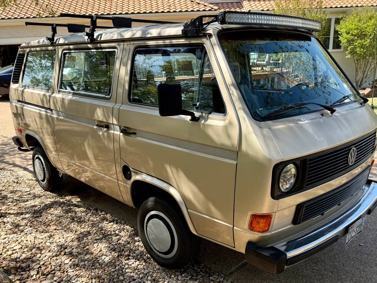 Volkswagen-Vanagon-1985-brown-3