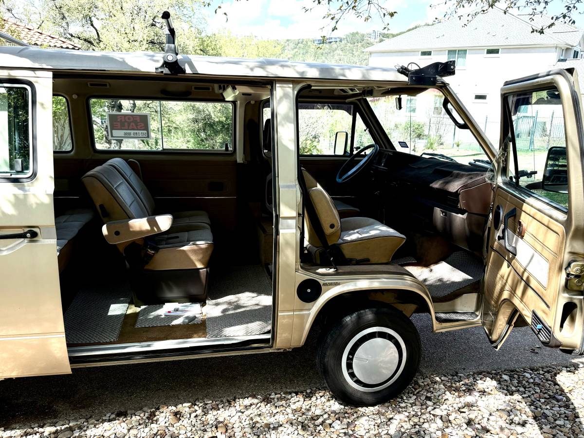 Volkswagen-Vanagon-1985-brown-4